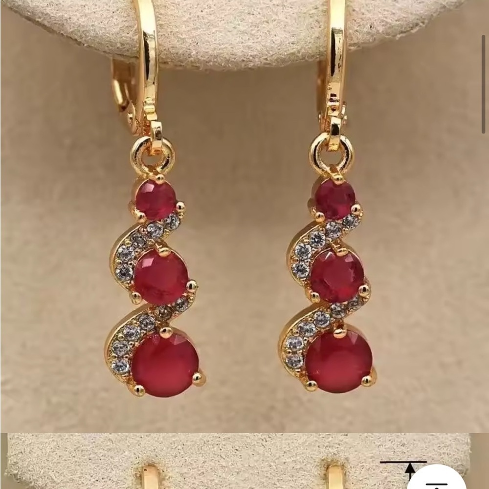 Vintage Gold color unique  Red Dangle Earrings